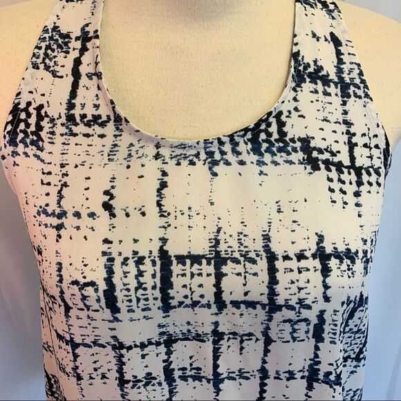NWT Paraphrase Blue white cross back tank top blouse size medium - Picture 5 of 7